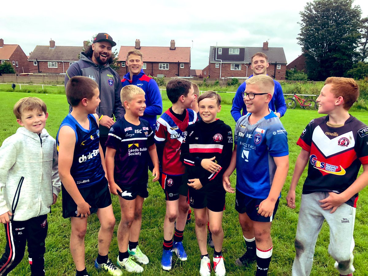 WTrinityRL's tweet photo. It’s been a pleasure @NormantonARLFC for tonight’s #Ambassador club roadshow. 

We’ve had a great time &amp; laughs with lots of #fun #development &amp; #enjoyment for all the young nights 🎠 with @david_fifita_ @jmilky34 &amp; Jack Croft. 

Thanks for having us down 👏

🔴⚪️🔵

#Trinspired https://t.co/XC1eL4gY3n