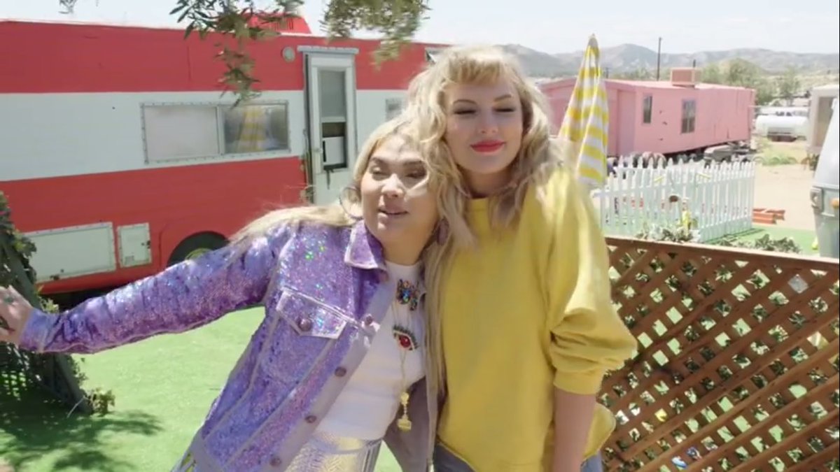 adrienchanted's tweet photo. These 2 are so cute. Friendship goals. My heart is 🥰 💓😻 @taylorswift13 @taylornation13 @HayleyKiyoko #BehindYNTCD https://t.co/Fu6Asm5DfU