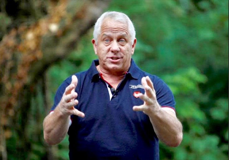 A very happy birthday today to Greg LeMond! An all-time great cyclist and breeder of these invisible chickens. 