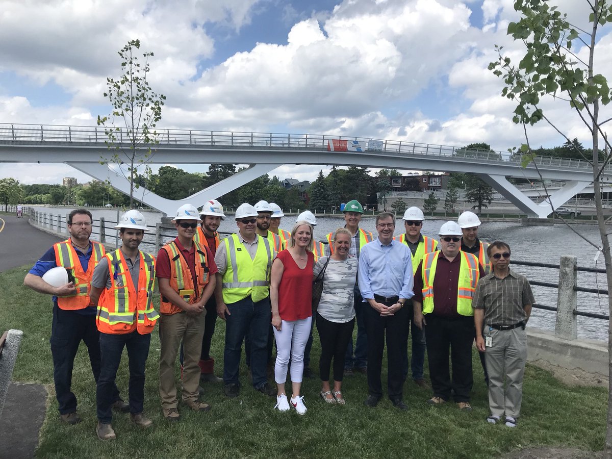JimWatsonOttawa's tweet photo. An exciting day as we celebrate the completion of the Flora Footbridge - connecting pedestrians from Old Ottawa East to Lansdowne/Glebe. With the help &amp; support of many partners, this project is an important addition to our pathway network in Ottawa. https://t.co/UtnPpUZRDk