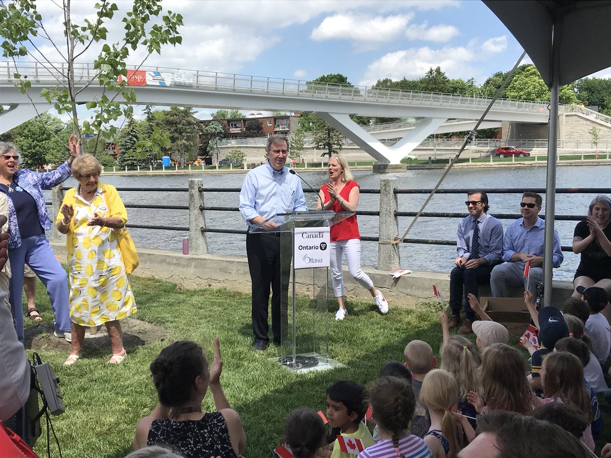 JimWatsonOttawa's tweet photo. An exciting day as we celebrate the completion of the Flora Footbridge - connecting pedestrians from Old Ottawa East to Lansdowne/Glebe. With the help &amp; support of many partners, this project is an important addition to our pathway network in Ottawa. https://t.co/UtnPpUZRDk