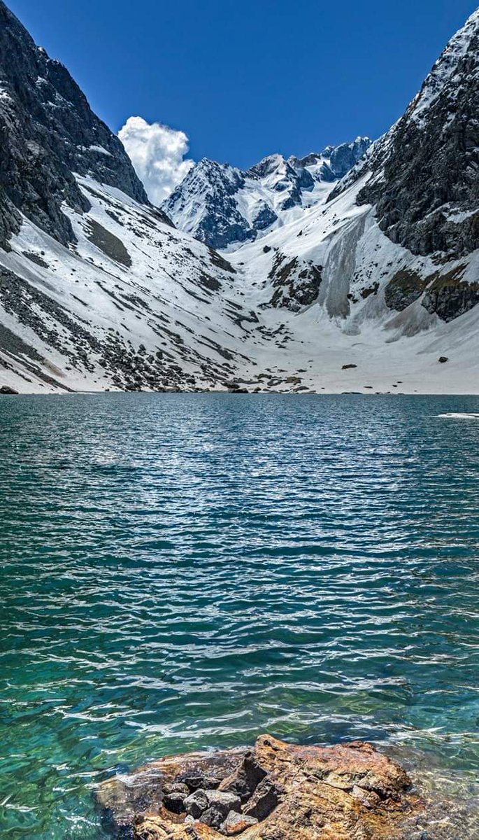 SairSapataPk's tweet photo. Spin_khwarr Lake
#Swat Valley
#Kalam to #Atror 1.5 hour #Jeep Ride -
#Atror to #Liddu 20 mins jeep ride -
Trek from #Liddu to the #Lake 2 to 4 hours dpending on how fast you go
#BeautifulPakistan
#Pakistan #wonderfulpakistan
#wonderfulplaces https://t.co/nxdEPVMxqT