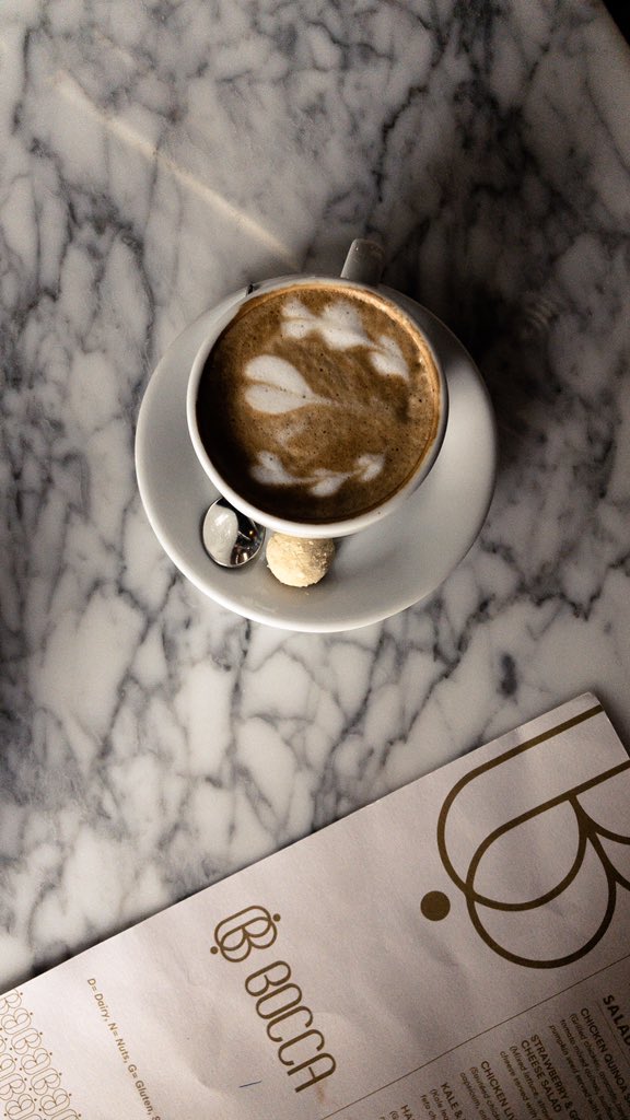 Light (example)نقدر نفهم كيف الإضاءة تأثر وتعطي الصورة جو من هالمثالين:١- الصورة الأولى الشمس منعكسة من النافذه وجاية ناعمة لأنه النوافذ تعمل كـ Soft Box وتصبح ناعمة٢- الصورة الثانية مأخوذه العصر والشمس مباشرة بدون غيوم فتعطي ظل حاد و قوي لأنه مافي شي يعكس الضوء على الظل