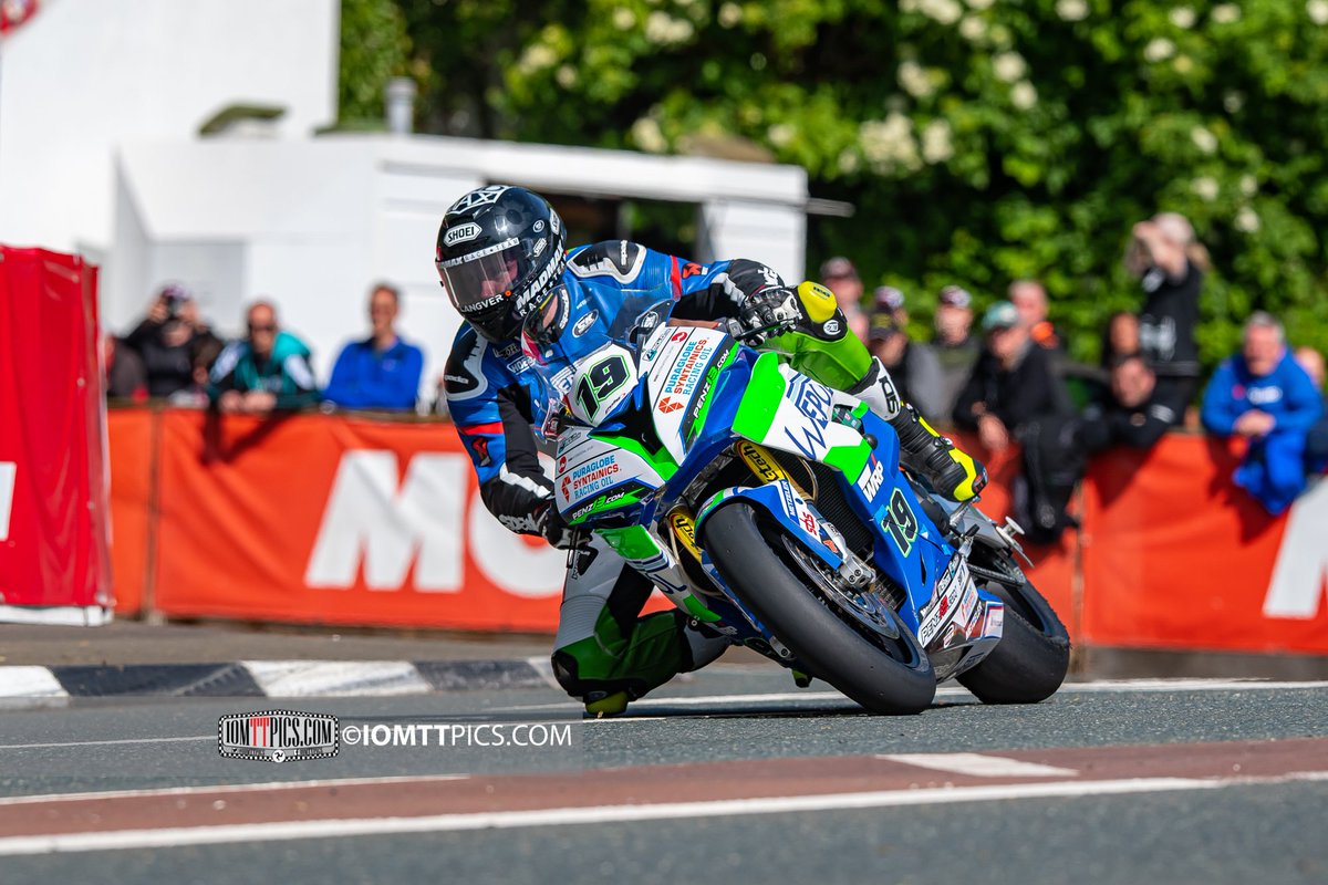 iomttpics's tweet photo. Today Daley was laid to rest and also today is Dan Kneen's Birthday. Two young, talented lads taken far too early That'll be one helluva race up there in the sky. #RIPDaley #onthepipeboy @DaleyMathison @dankneen14 https://t.co/VOC4eRxxqM