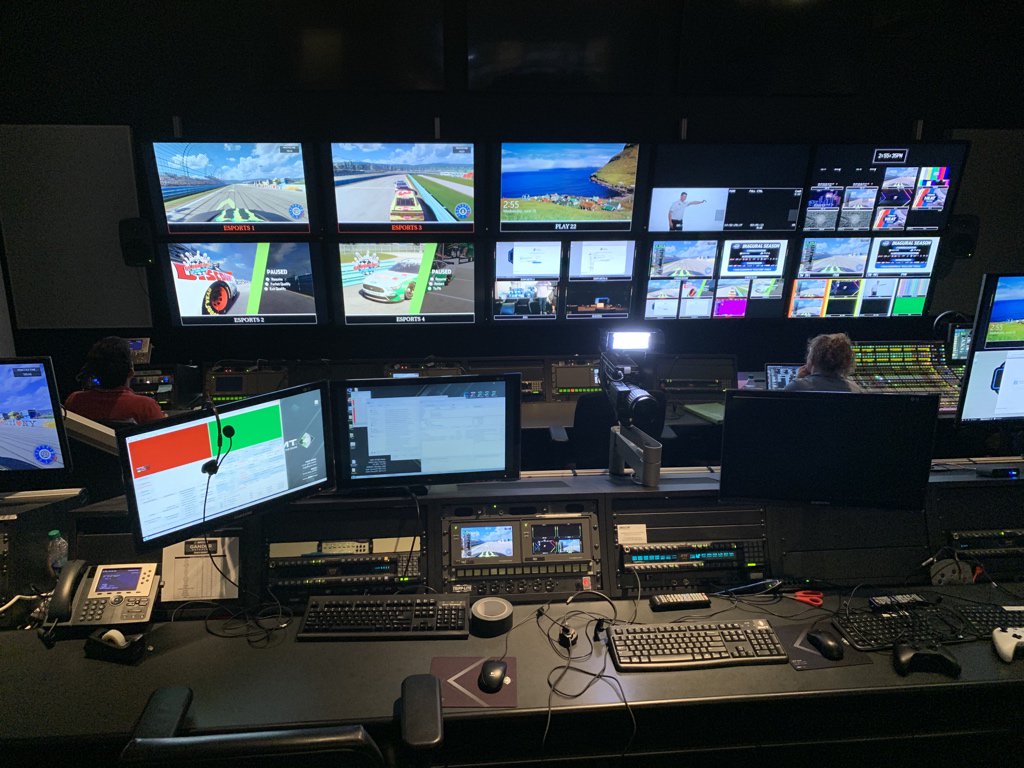 Crew call for #eNascarHeat Pro League at Watkins Glen!  Broadcast starts at 7:30 PM (ET) on eNASCAR.com