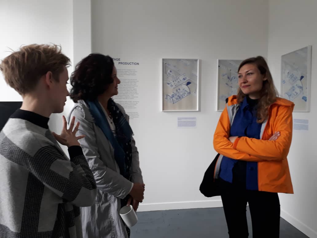 veBritish's tweet photo. María Isabel Peña de @CCScity450 conversando con Helen Teeling de @AgileCity_ en el marco de actividades del #TESTUNIT, un campamento de verano de arte, diseño y arquitectura realizado en Glasgow, Escocia.
#FocusCaracas #ArtsConnectUs #WeBuildSociety #WeAreTheBritishCouncil https://t.co/HJGAuIgIwV