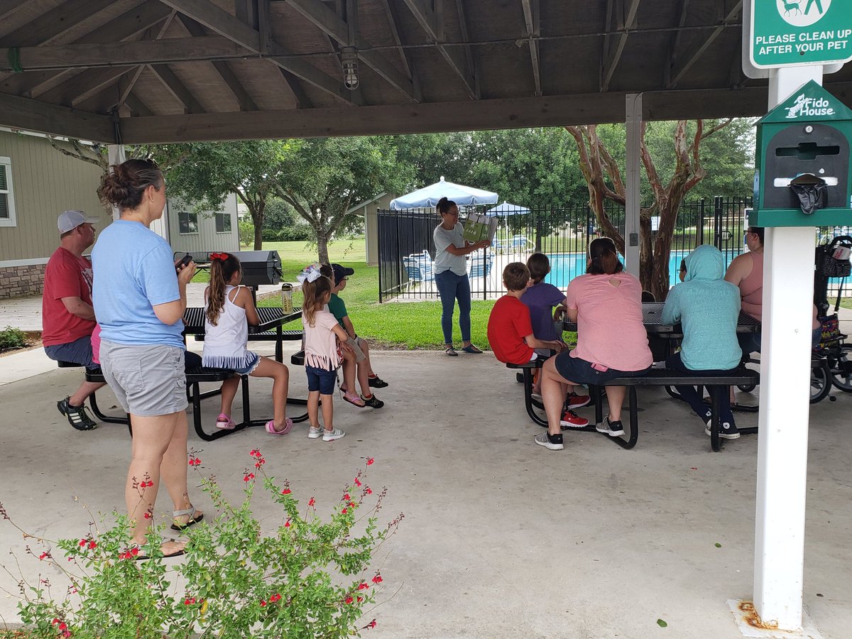 KirgansCampers's tweet photo. FES Summer Story Time! Join us next week for some Patriotic FUN! @FEScomal @FESLibrary @englers_explore @FisherFunCISD #TeamFES #eaglepride #SOAR https://t.co/CGD65kI6vn