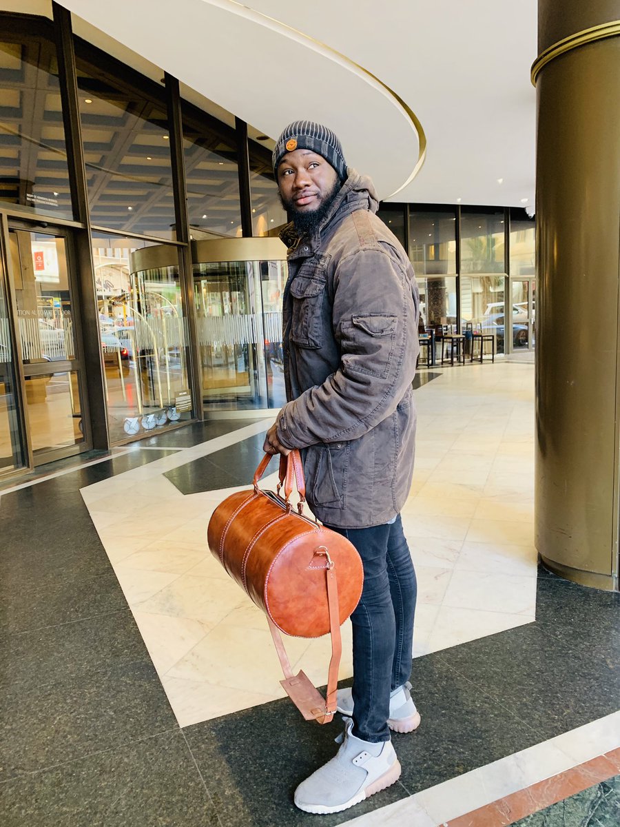 ellotrends's tweet photo. You will only have it in the bag, once you don a mind-blower like this ONE. 😜😜😜
#Ellophanto #DuffelBag https://t.co/95nv6lewc5