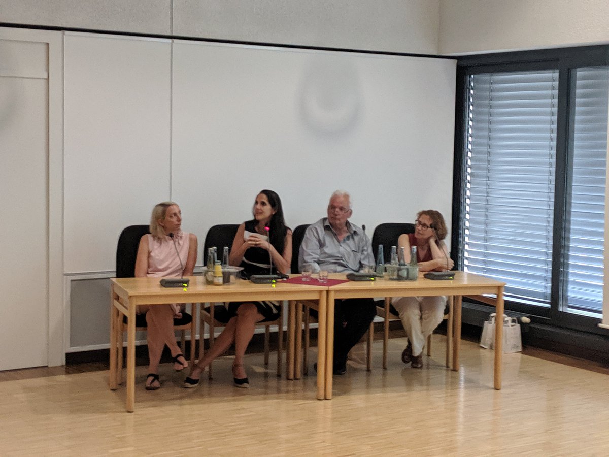VG_BetzGebh's tweet photo. Beginn der Diskussionsrunde  zum Thema #Organspende. Die Zuhörer stellen Ihre Fragen direkt ans Expertenteam. Das alles können Sie bald in der Videoaufzeichnung des heutigen Abends verfolgen.#DSO #Betzdorf #Organspende @Sabine_Baetzing https://t.co/tCXZopK6wQ