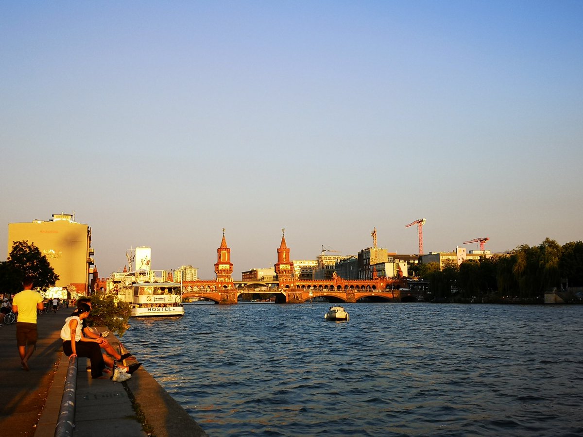 JustinCaseBER's tweet image. Just hanging around. #river #Berlin #evening
