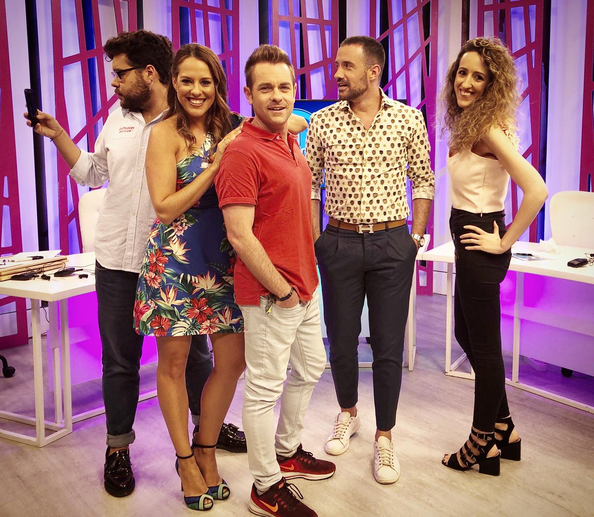 😁 Hoy, en la 🗣 TERTULIETA 🗣 de ⛱ <a href="/EstilMed/">EstilMediterrani</a> ⛱...

💏 Hemos hablado de la boda de MARÍA POMBO 

😱 De lo que no se vio en la boda de PILAR RUBIO 

Y hemos tenido 🕵️‍♂️ “SIGUE LA LETRA” 🕵️‍♂️ con Pablo Valero

😁 ¡¡¡Y YA LA PUEDES VER EN NUESTRA WEB!!!: bit.ly/2X6rM4i