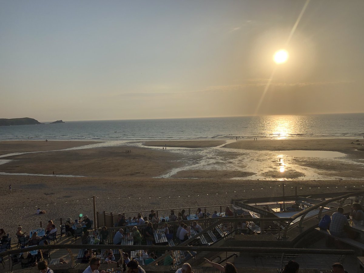DavidGough18's tweet photo. @_TheStable @_StableFistral somehow this is my job .....#sunset #fistral https://t.co/cVt64DAJAC