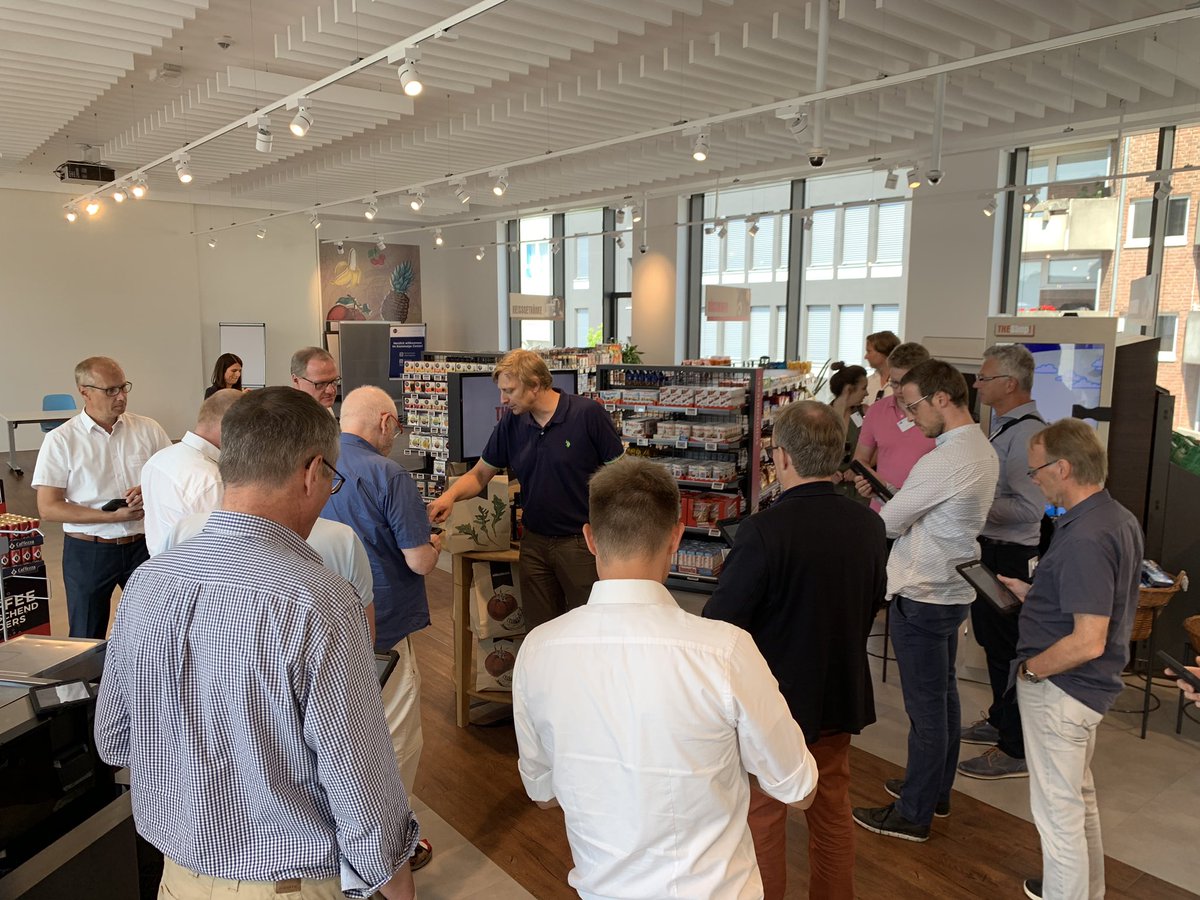 Dolny's tweet photo. Tag 3 der SIHK-DigitalWoche: u.a. Exkursion zur GS1 Germany nach Köln um sich einen Eindruck vom Potenzial  beim Smart Shopping zu machen. #DiWo2019 #GemeinsamDigital https://t.co/mfRrsp9rGS