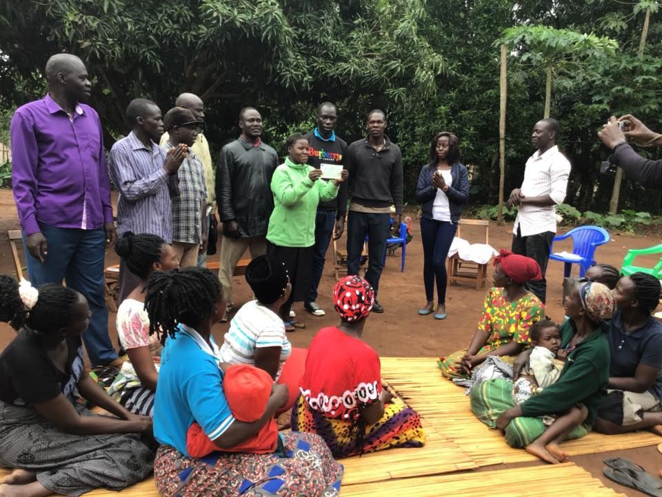 GoldinInstitute's tweet photo. Our latest newsletter has updates from @briggsjimmie and his trip to #Rwanda to meet #GatherFellow @emma_rutikanga, updates from @Yolred in #Uganda who provided loans to former #childsoldiers, and a spotlight form #ChicagoPeaceFellow Dr. Pamela Phoenix. https://t.co/bO0aO9dKfG https://t.co/bKmx1VzdTO