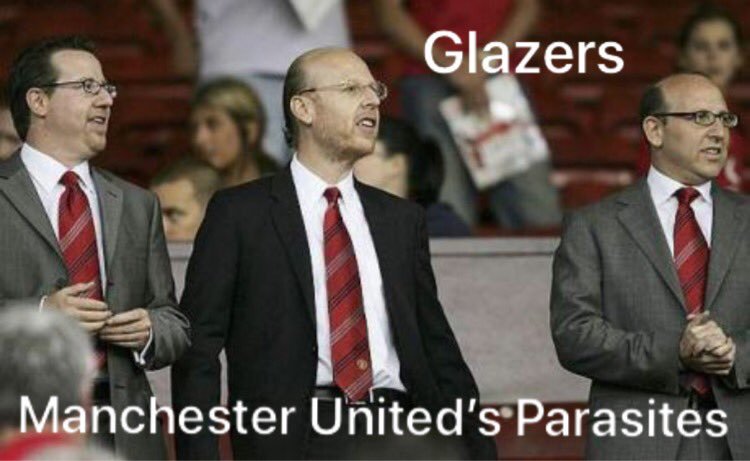 #MUFC in turmoil 🚨 :

* stadium needs an upgrade 🏟️🏗️
* squad needs major surgery 😣📛
* management structure needs to be revamped 🏣
* fans need to be treated with respect 🔰

Yet the Glazers continue to treat <a href="/ManUtd/">Manchester United</a> like their personal bank 🏦🏧

#GlazersOut #WoodwardOut