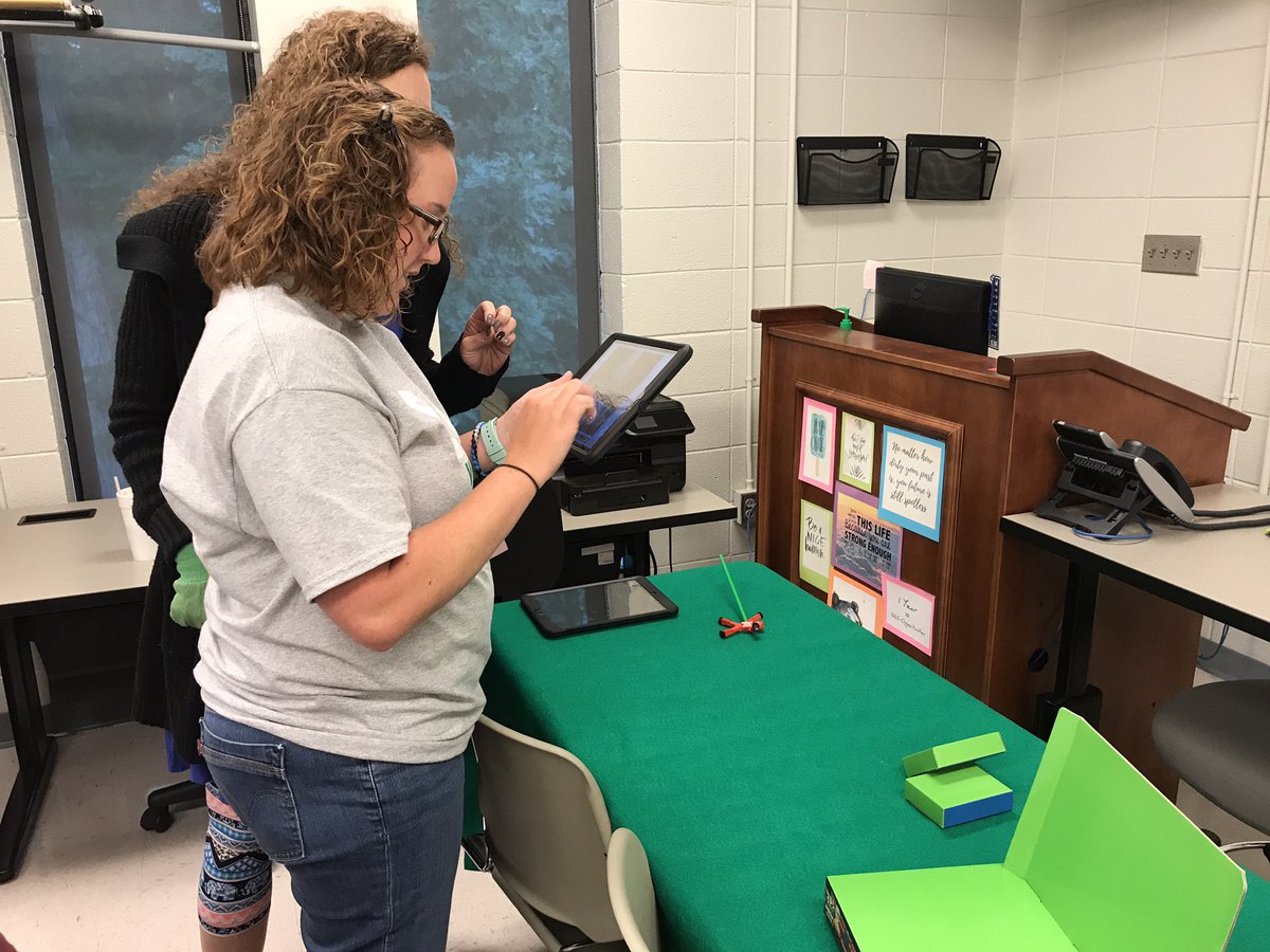 aundreajenkins's tweet photo. Playground sessions with mini green screen! #gcsk12 #gcsp24 @aslutsky @SandyEngbarth @lmontgo https://t.co/i63zVkhqoJ