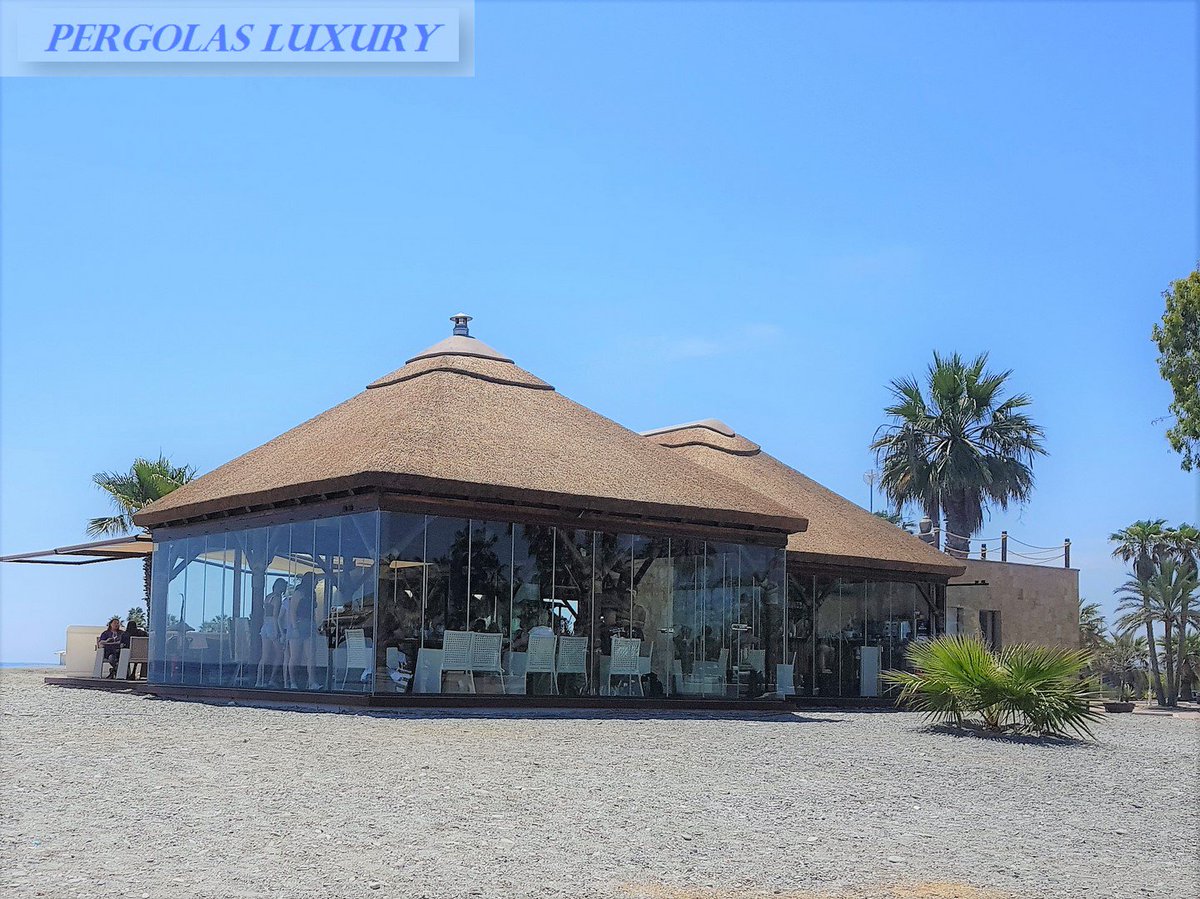 Pergolas_luxury's tweet photo. LAS MEJORES PERGOLAS DEL MUNDO.
Ante la ola de calor que tenemos encima, nos aconsejan beber mucho liquido y procurar estar a la sombra y protegernos del sol y que mejor sitio que una de nuestras pérgolas de brezo o junco africano, donde la temperatura baja de 8 a 10 grados. https://t.co/zj1qdtAVby