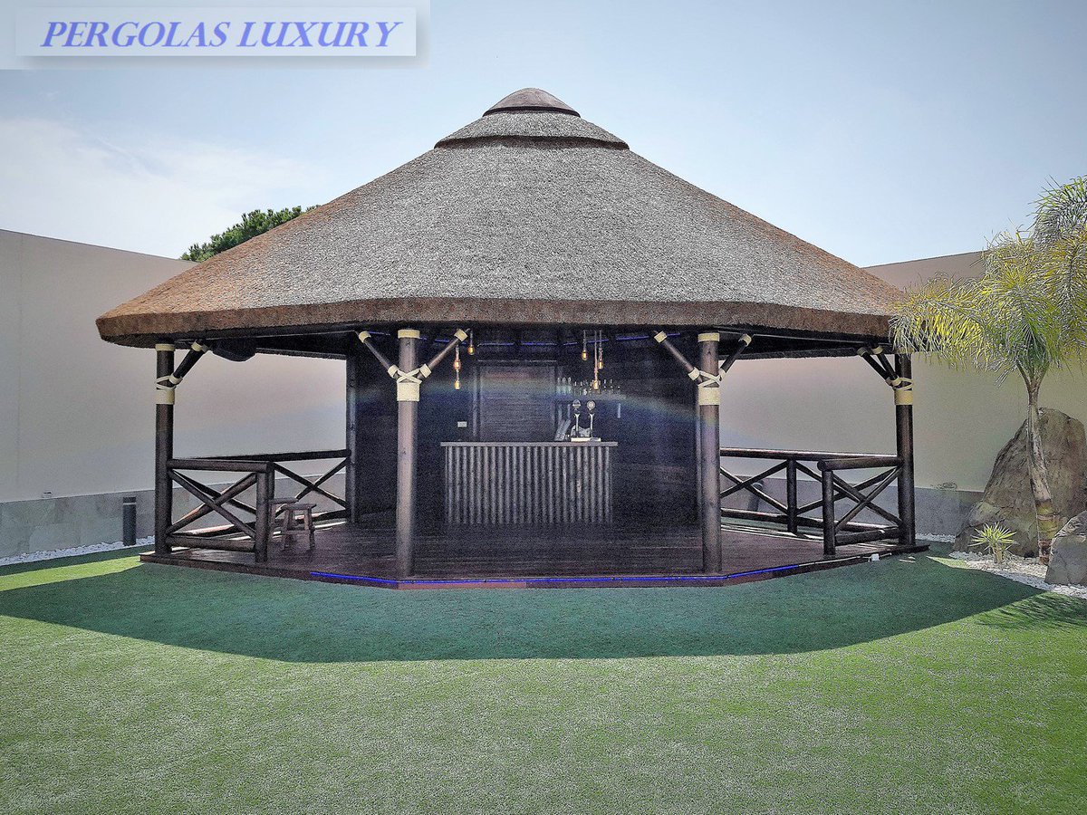 Pergolas_luxury's tweet photo. LAS MEJORES PERGOLAS DEL MUNDO.
Ante la ola de calor que tenemos encima, nos aconsejan beber mucho liquido y procurar estar a la sombra y protegernos del sol y que mejor sitio que una de nuestras pérgolas de brezo o junco africano, donde la temperatura baja de 8 a 10 grados. https://t.co/zj1qdtAVby