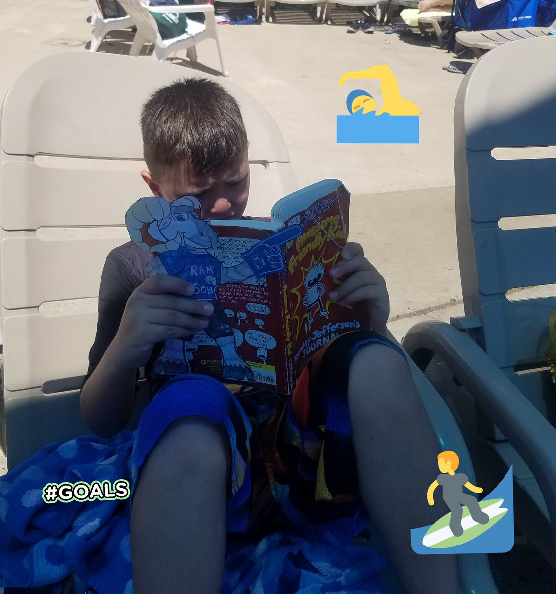 Jamielynn010681's tweet photo. Kicking off summer vacation with some reading with Ronnie at Hurricane Harbor! #ramtownreader https://t.co/pctHTtexqH
