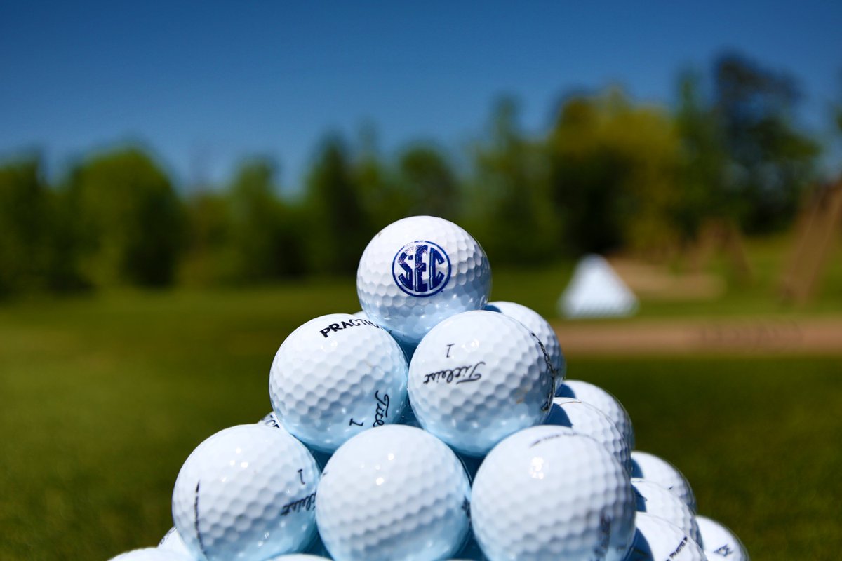 OleMissMGolf's tweet photo. NEWS | Congrats to @golfboy4life, @beau_briggs, @Charlie14Miller and @cwegs99 for being named to the SEC Spring Academic Honor Roll! 📚🎒

📰 https://t.co/Gt3gf6ryAt  

#HottyToddy https://t.co/MVEAVsfXsA