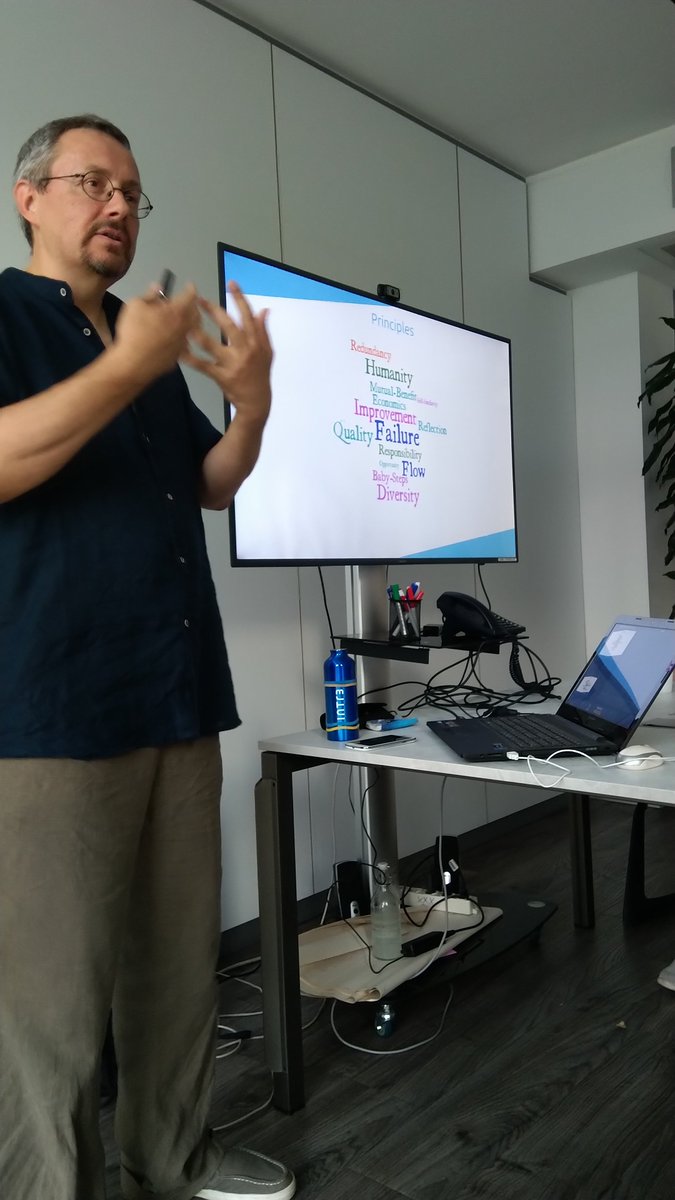 milanoxpug's tweet photo. Bellissima serata in @EasyWelfare che ha ospitato l'incontro di giugno dell' #XPugMI. Grazie a @dominidiato per l'ospitalità e a @mrctst per l'interessante talk! #eXtremeProgramming #xp https://t.co/3iHYK0eB0w