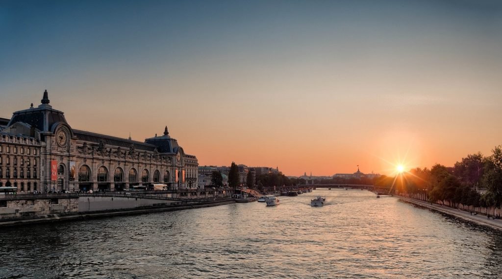 ParisAMDParis's tweet photo. Bonsoir du musée d' Orsay
Paris https://t.co/qLVF2MTFBf