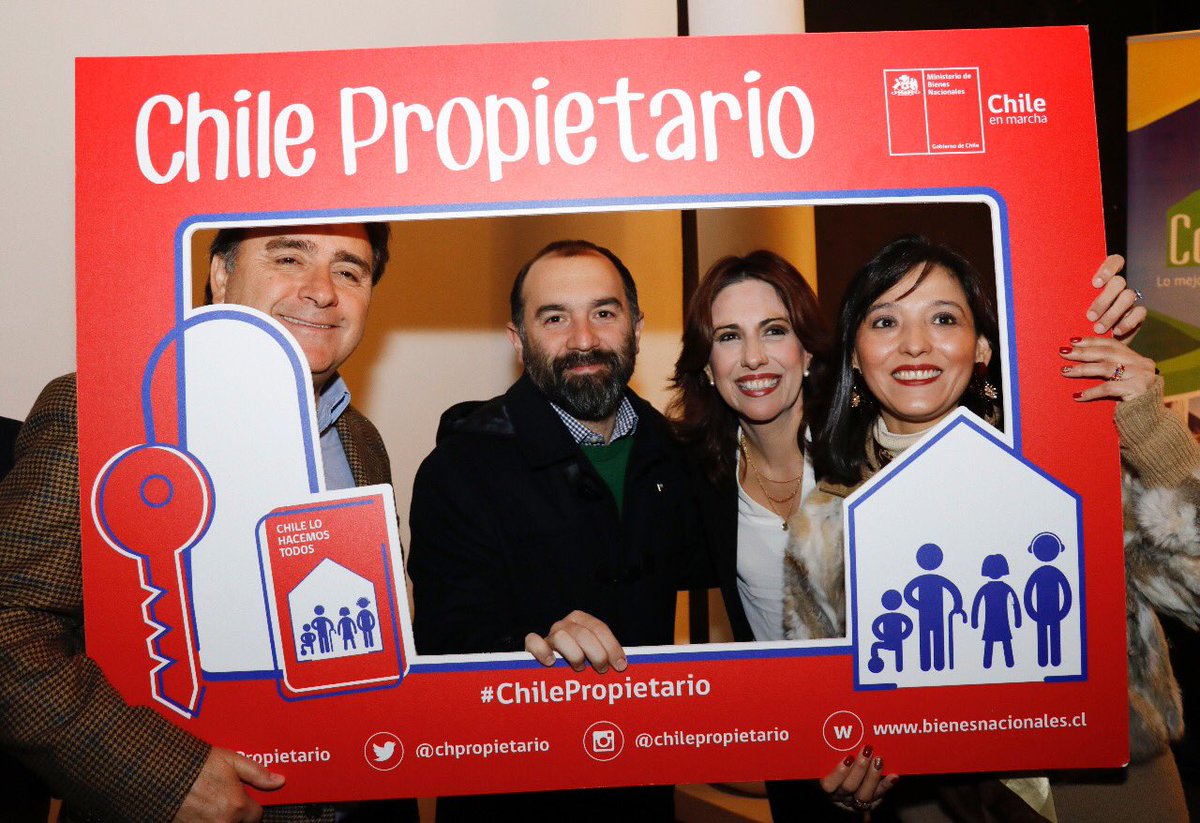 CHPropietario's tweet photo. 🛑Mediante la firma de convenios con municipios a lo largo de todo el país, #ChilePropietario 
facilita la tramitación del Título de Dominio a las personas. Infórmate en 👉https://t.co/JJljyGnqqY. ✅#ChileEnMarcha 
@sebastianpinera  @ceciperez1  @FelipeWard @GobiernodeChile https://t.co/drBWBWFhg4