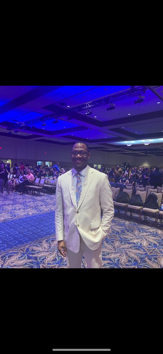 brangrov's tweet photo. Supporting the best Principal @lcscooter !!  #AVIDSI19 #ThisIsAVID https://t.co/hLah8a2z1J