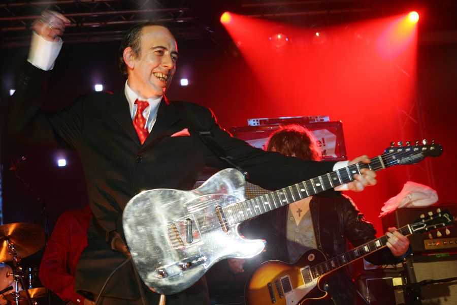Happy birthday to Clash Mick Jones! 
