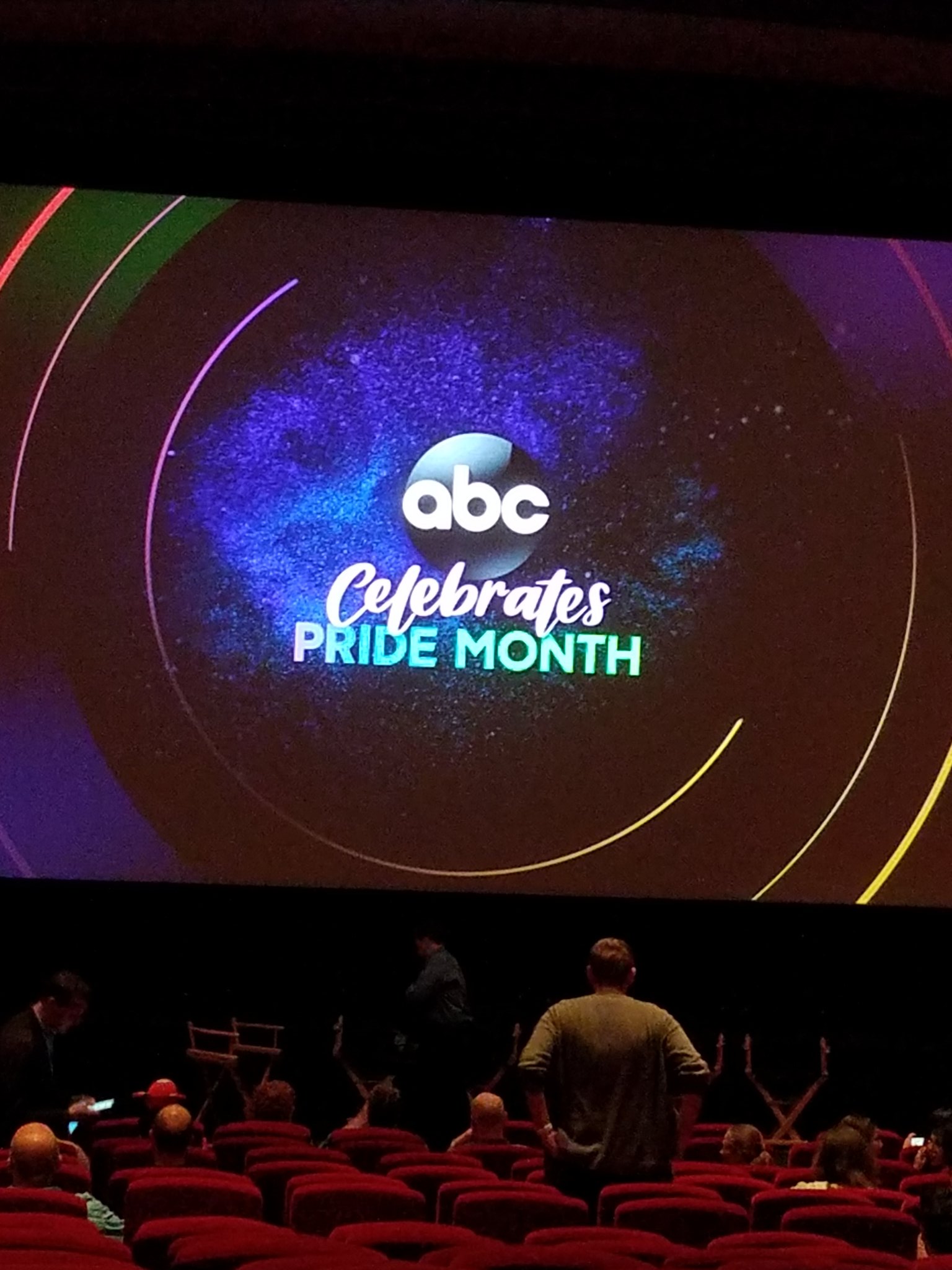 on-the-red-carpet-on-twitter-getting-ready-for-the-abcnetwork