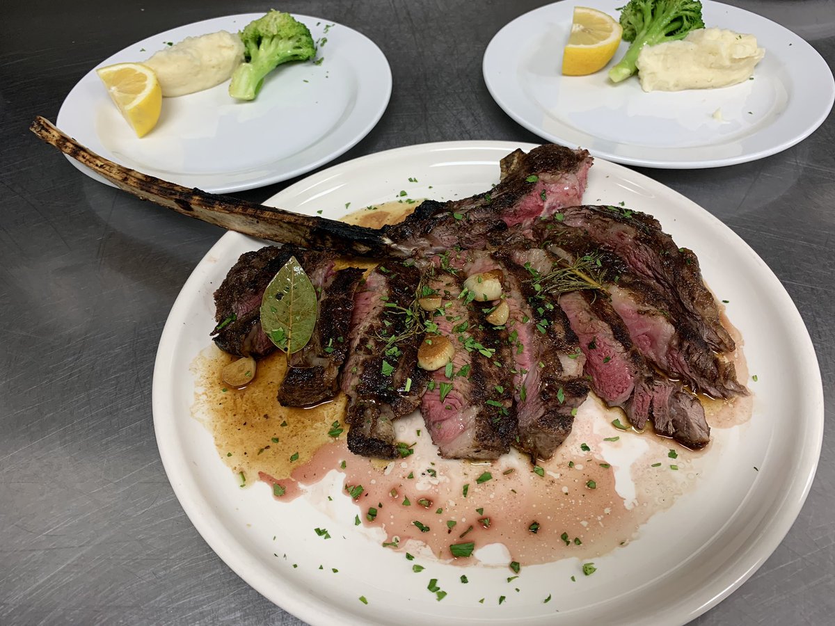 Emmanicole8_'s tweet photo. GUYS*** I work for a restaurant called RG’s American Grill in Redlands California. It’s the BEST food I’ve ever tasted, but it definitely doesn’t get the appreciation it deserves. My bosses work really hard, and we all could use as much help as possible!! https://t.co/sfyjDyLPmS