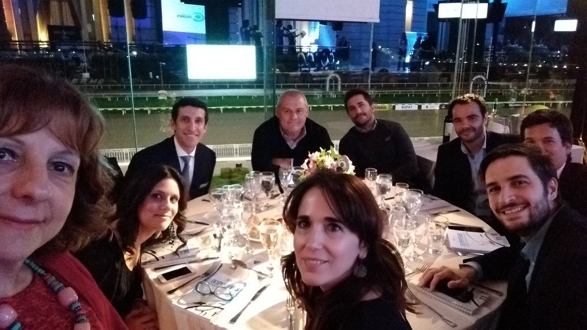 #Mesaza acompañando a #FundaciónPadres. Gracias <a href="/Limpiolux/">Limpiolux</a>  y <a href="/Leohernandez_/">L Hache</a> por la invitación #Despertemos #Somosnosotros <a href="/FundacionPadres/">Fundación Padres</a>