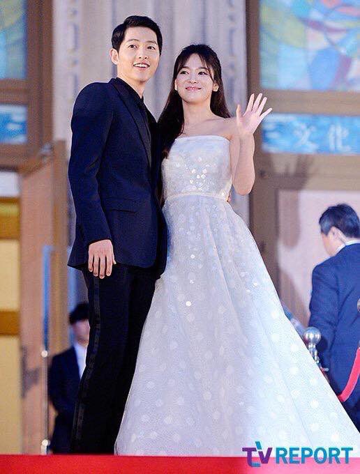 Diiwwy's tweet photo. แกกก๊ ช็อก ‼️

เช้านี้ทนายของจุงกิ ได้บอกว่ามีการยื่นคำร้องขอหย่าระหว่างจุงกิกับเฮเคียว โดยจุงกิได้บอกว่า ต้องขอโทษไปยังคนที่เป็นห่วง เค้ากำลังดำเนินการหย่าร้างตามขั้นตอนทางกฎหมายกับเฮเคียว ขอบคุณที่เข้าใจและขอให้เข้าใจด้วยว่าเรื่องส่วนตัวอาจจะบอกไม่ได้ทั้งหมด
#ซงจุงกิ #เฮเคียว https://t.co/JWs5eJXSEY