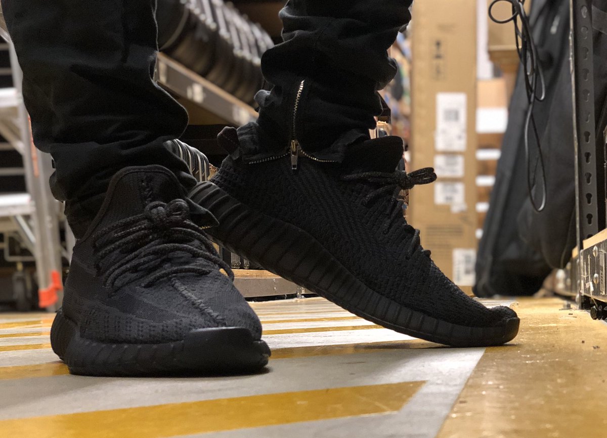 imhypeg's tweet photo. Fckn LOVE em!
@adidas x @kanyewest #Yeezy350V2 #StaticBlack
——-
#OnFeet #YourSneakersAreDope #fit #sneakers #sneakerhead #kanye #adidas #heretocreate https://t.co/OEAg3le5Y6