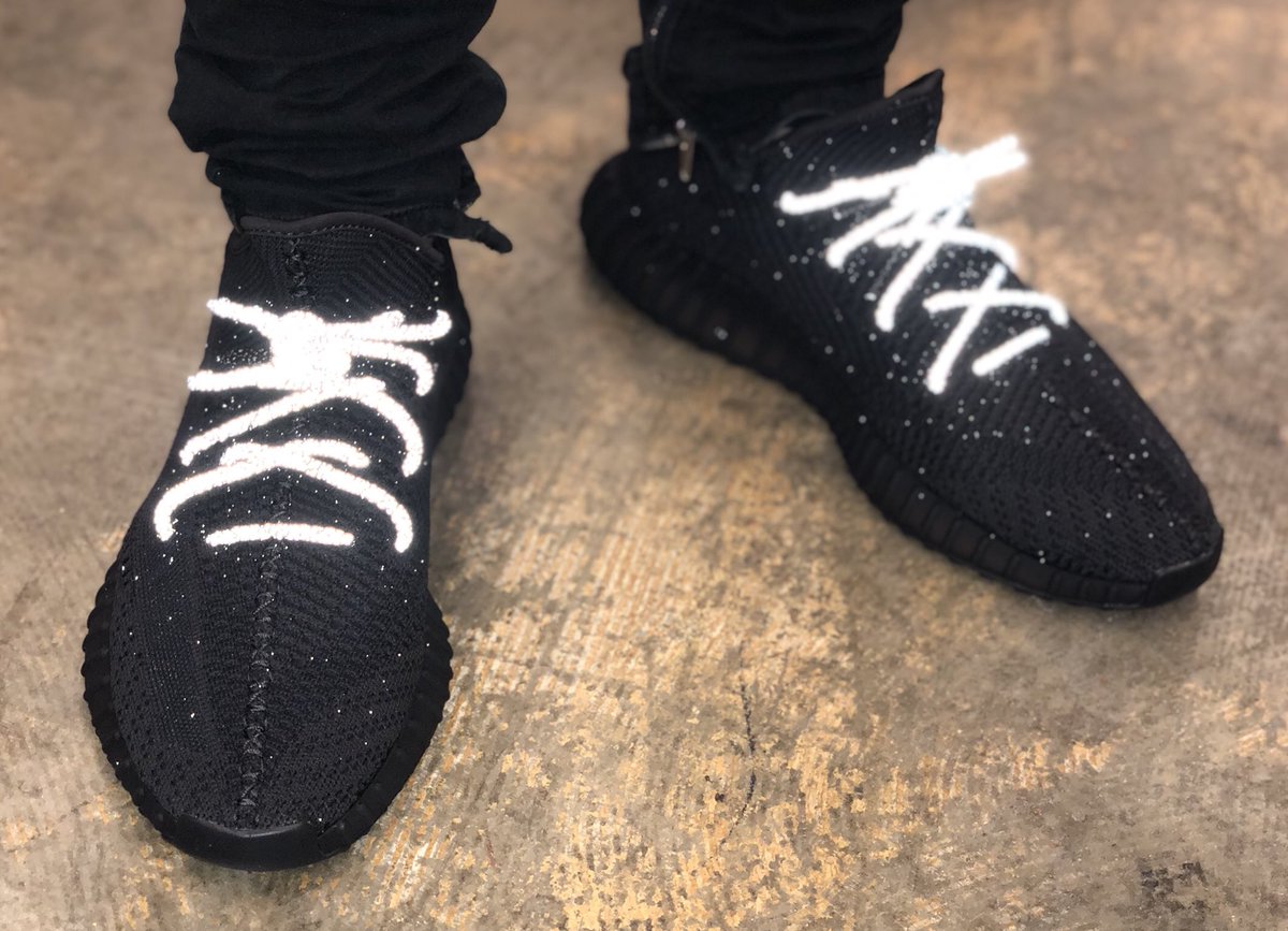imhypeg's tweet photo. Fckn LOVE em!
@adidas x @kanyewest #Yeezy350V2 #StaticBlack
——-
#OnFeet #YourSneakersAreDope #fit #sneakers #sneakerhead #kanye #adidas #heretocreate https://t.co/OEAg3le5Y6