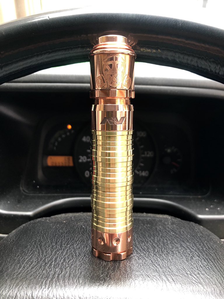 zin_max0903's tweet photo. 昨日VPRSで買ったチェ!!
リングスリーブての?初めて買えた。ふむ…カッパーに合わせるよりSSの方がイイかしら…
他の材質のも欲しかったけどAVM行くんで我慢ちた😅
#vape
#AvidLyfe #able
#PerfectionWicks
#equistahenry_xoxcustom https://t.co/begdycNpCE