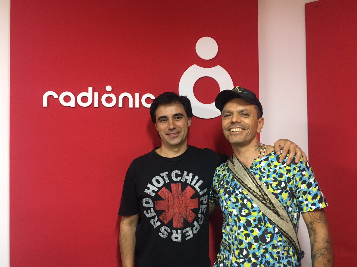 santiagocancion's tweet photo. Gracias @senornaranjo por la charla hoy en @RadionicaMed 👊🏾 https://t.co/GwrRRCnapq