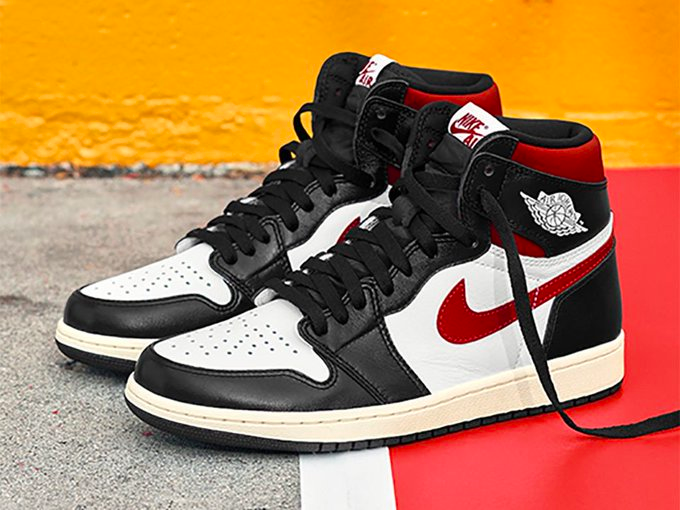 Sneakercon37's tweet photo. Air Jordan 1 High 'Black/White/Gym Red' 
 June 29, 2019
 |$160|
https://t.co/TdAcZSwo6G https://t.co/lguFpdKjB3