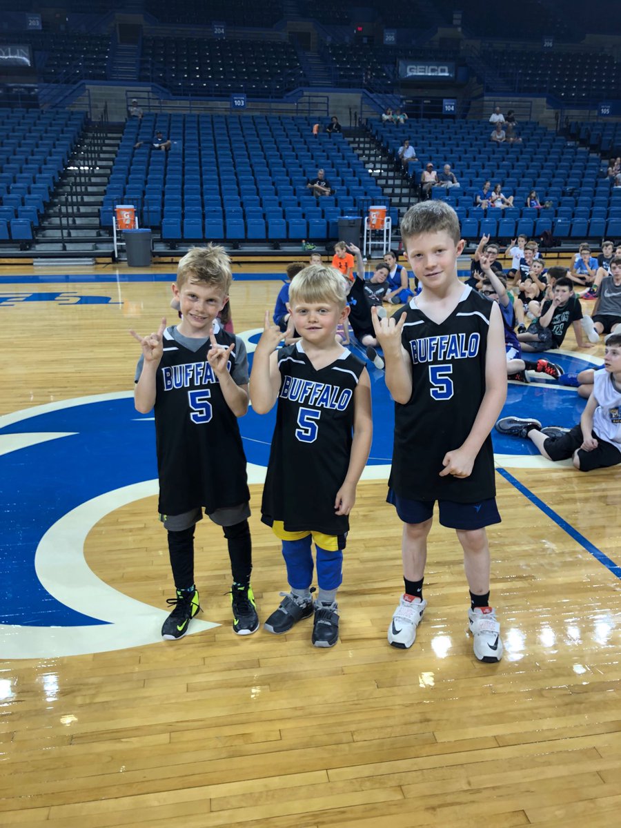UBuffaloMBB's tweet photo. Rocking the ⁦@cj_ball_is_LIfe⁩ jerseys at camp today! https://t.co/eTz7Ppw7bc
