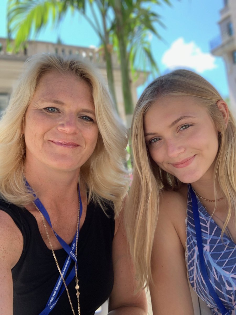 megannwalsh22's tweet photo. Excited to meet with @RepSchneider @RepBillFoster @CongressmanRaja @janschakowsky @SenDuckworth @SenatorDurbin tomorrow to share my story of my brother who has Cystic Fibrosis and the importance of comprehensive coverage as well as funding for NIH and the FDA  #cfadvocacy https://t.co/Sj21hCTMzy