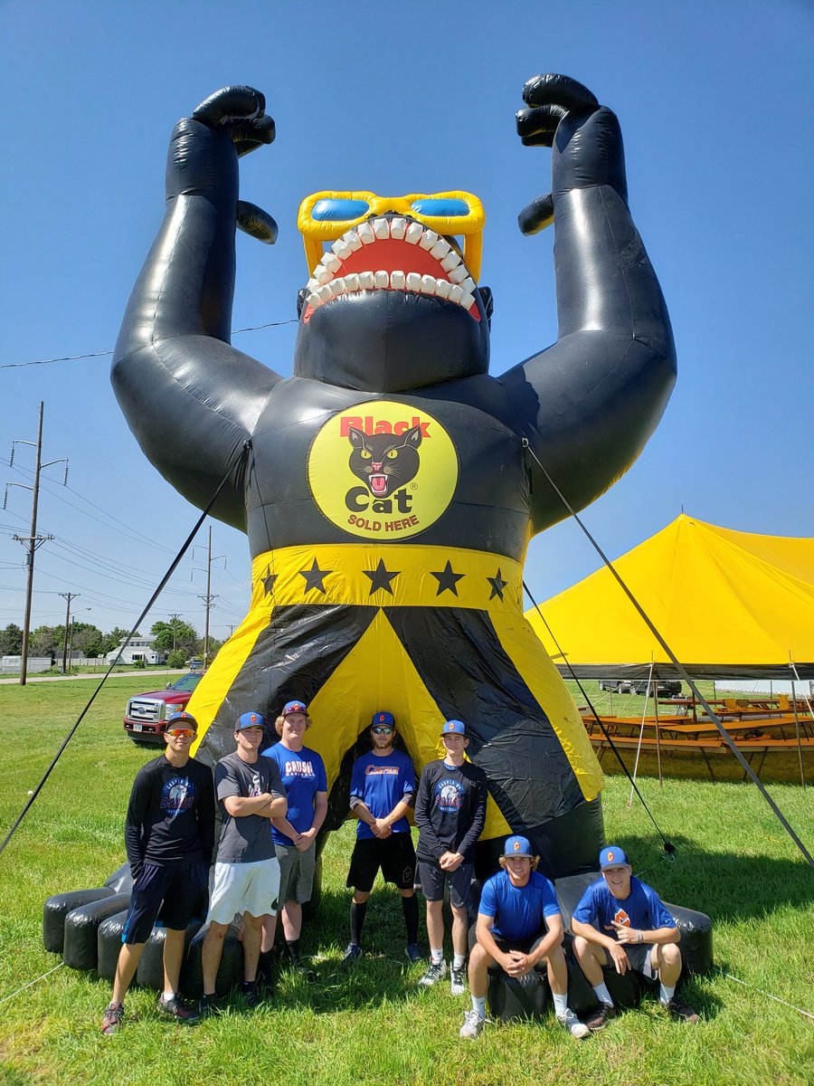 CoachCholer1's tweet photo. @CasperCrush 18u having some fun before our games in Alliance @cyler_lewis @Jhett_George1 @Bkautz_05 @kyler_halve23 @JakeD_88 https://t.co/KsCy8odDYT