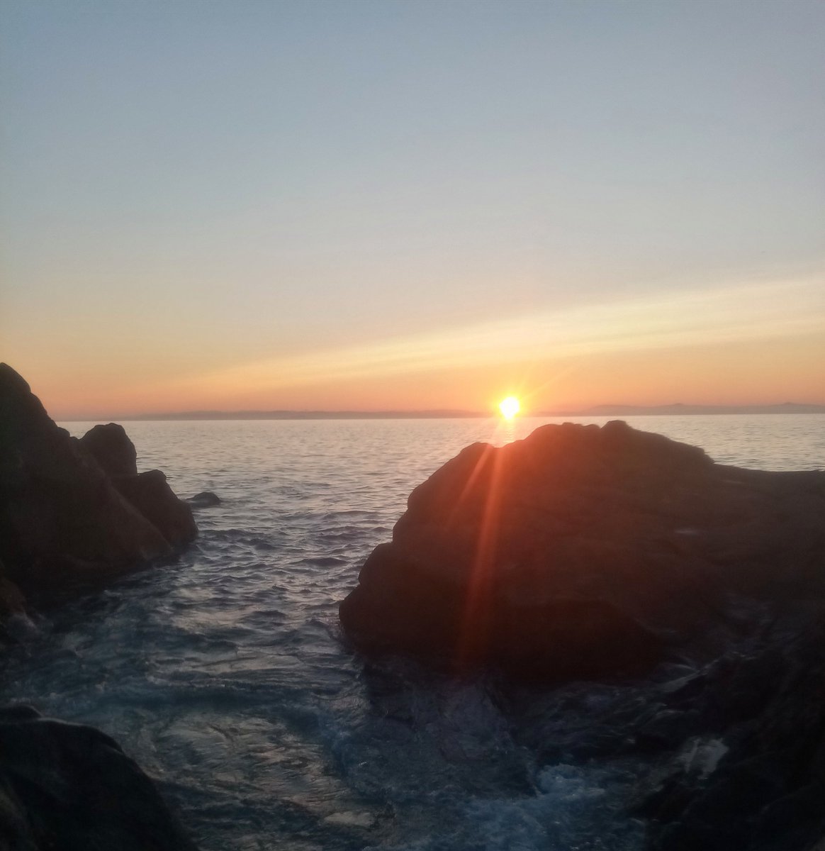 Sunset over the Forth and #Fife 😍🌊 #Cockenzie #EastLothian #StormHour #sunset