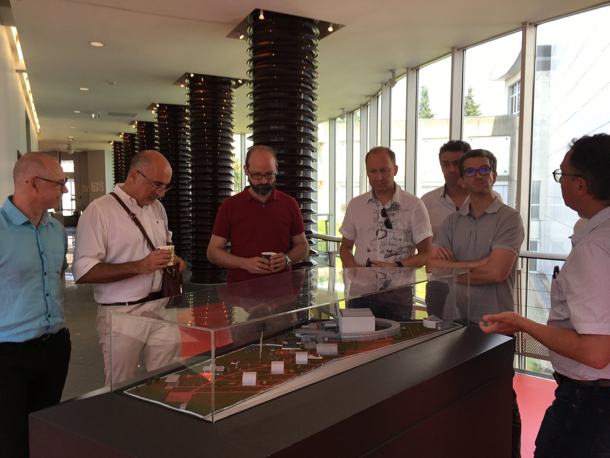 LudmilaGautier's tweet image. Belle expérience de visite du #MuséeElectropolis et l’espace #unAvenirElectrique pour notre réseau Innovation @EDF_GrandEst ! Merci @CableIsabelle et l’équipe du Musée 🙏