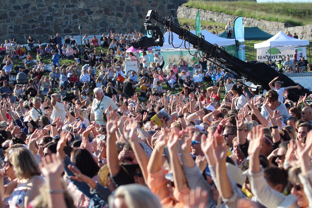 tobbensonstrod's tweet photo. #østfoldscene

Sesongpremiere for «Allsangen»

#Halden
^onsdagskveld 

En masse foto også på våre nettsider 

Glimt / Folk https://t.co/kJQKT4dCCB