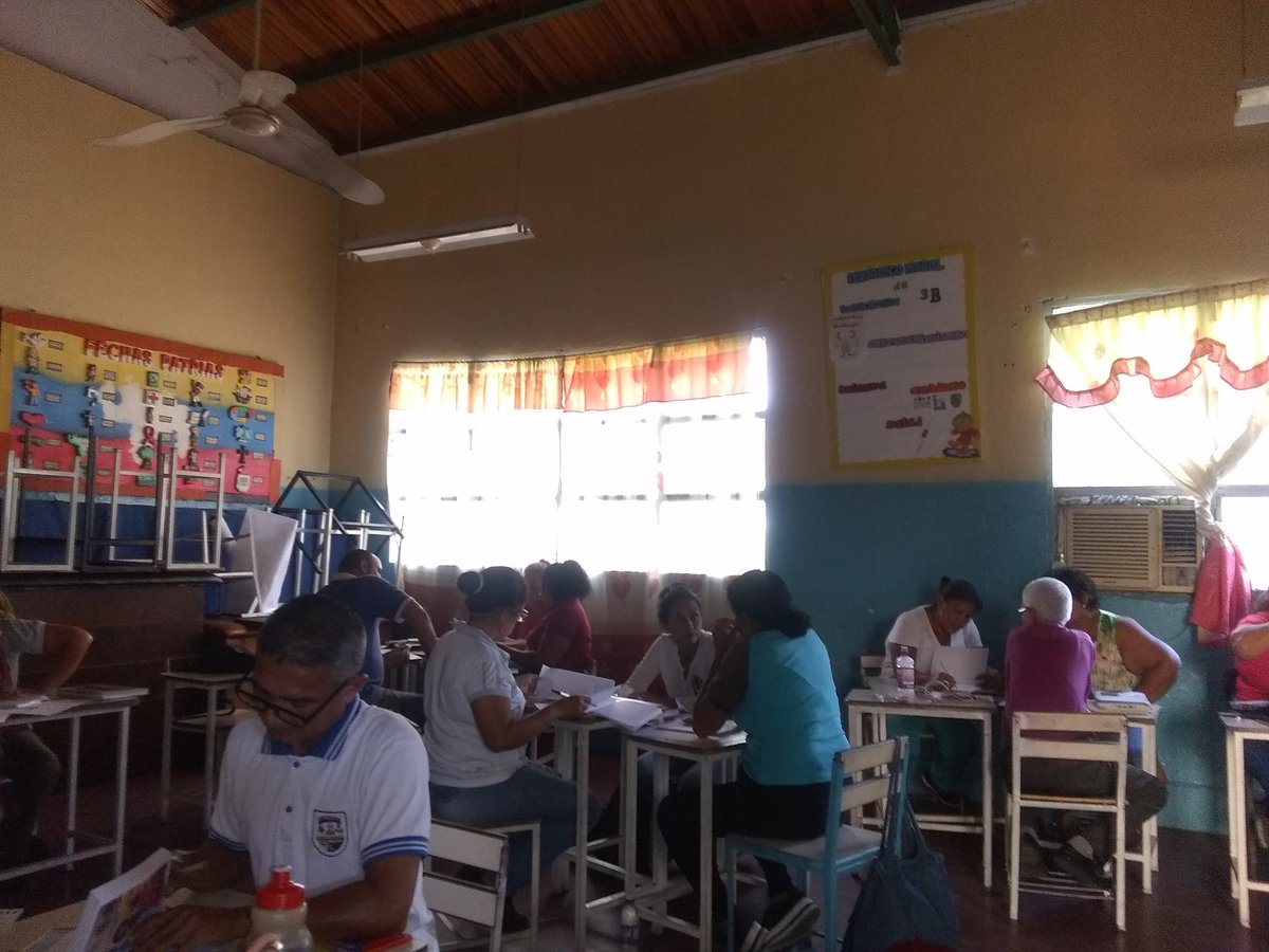 clifmgarciahevi's tweet photo. Participantes del PNFAE en Dirección y Supervisión Educativa del Municipio García de Hevia. En colectivo se construye aprendizaje. @MPPEDUCACION @psuvaristobulo @NicolasMaduro https://t.co/MyuQC8wL5j