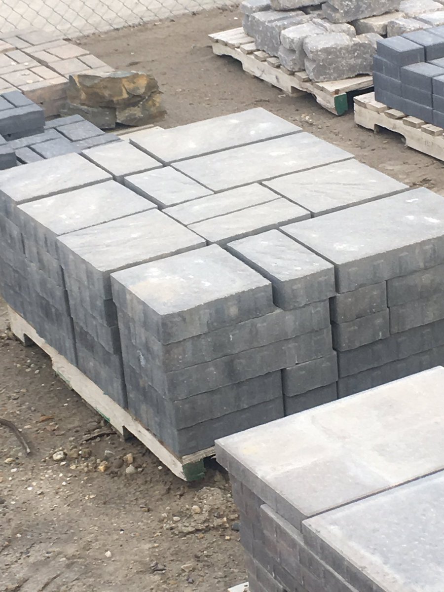 blackdirtco's tweet photo. Need ideas for a smaller project.... stop in and check out our pallet sale section for some great deals!!!!
#palletsale #hardscape #youpickuporwedeliver https://t.co/lkAzqyAuWX