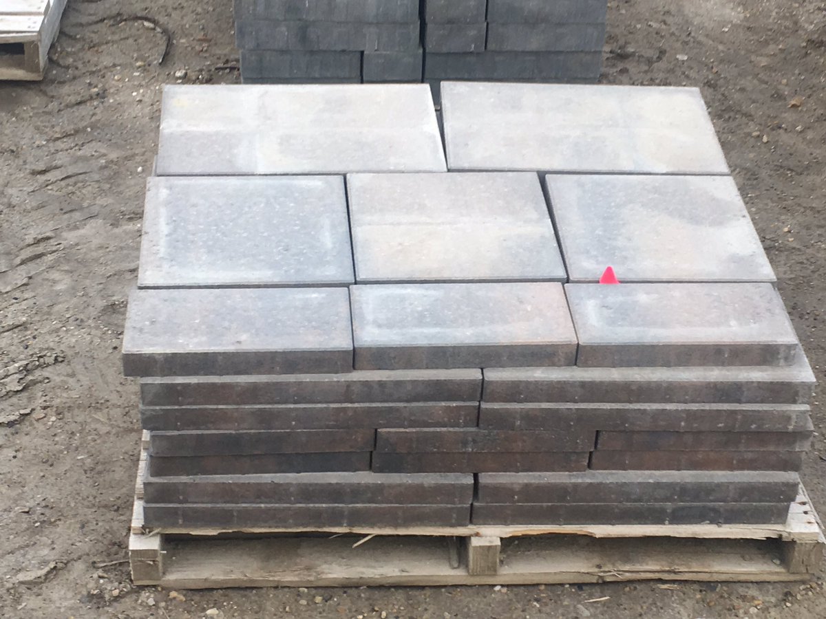 blackdirtco's tweet photo. Need ideas for a smaller project.... stop in and check out our pallet sale section for some great deals!!!!
#palletsale #hardscape #youpickuporwedeliver https://t.co/lkAzqyAuWX