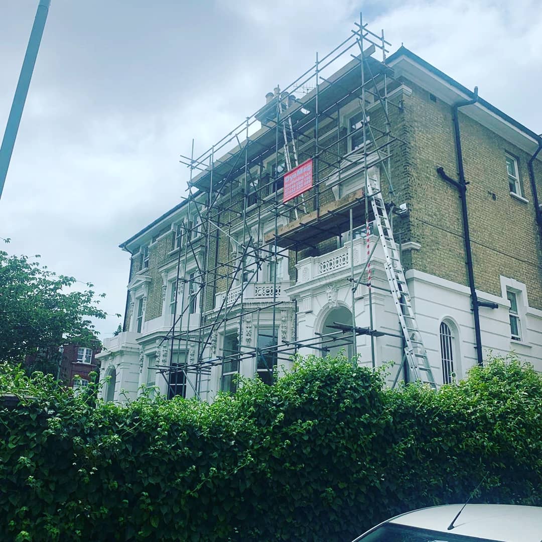 DyeMagScaffLtd's tweet photo. Independent scaffold for roofing works.
@DyeMagScaffLtd 
Instagram:@dyemagscffolding
#Putney #Roehampton #Wandsworth  #Battersea #Fulham
#scaffolding #scaffbeezy #scaff4life #roofing #construction #builders #property #painting https://t.co/hoAkqvsJza