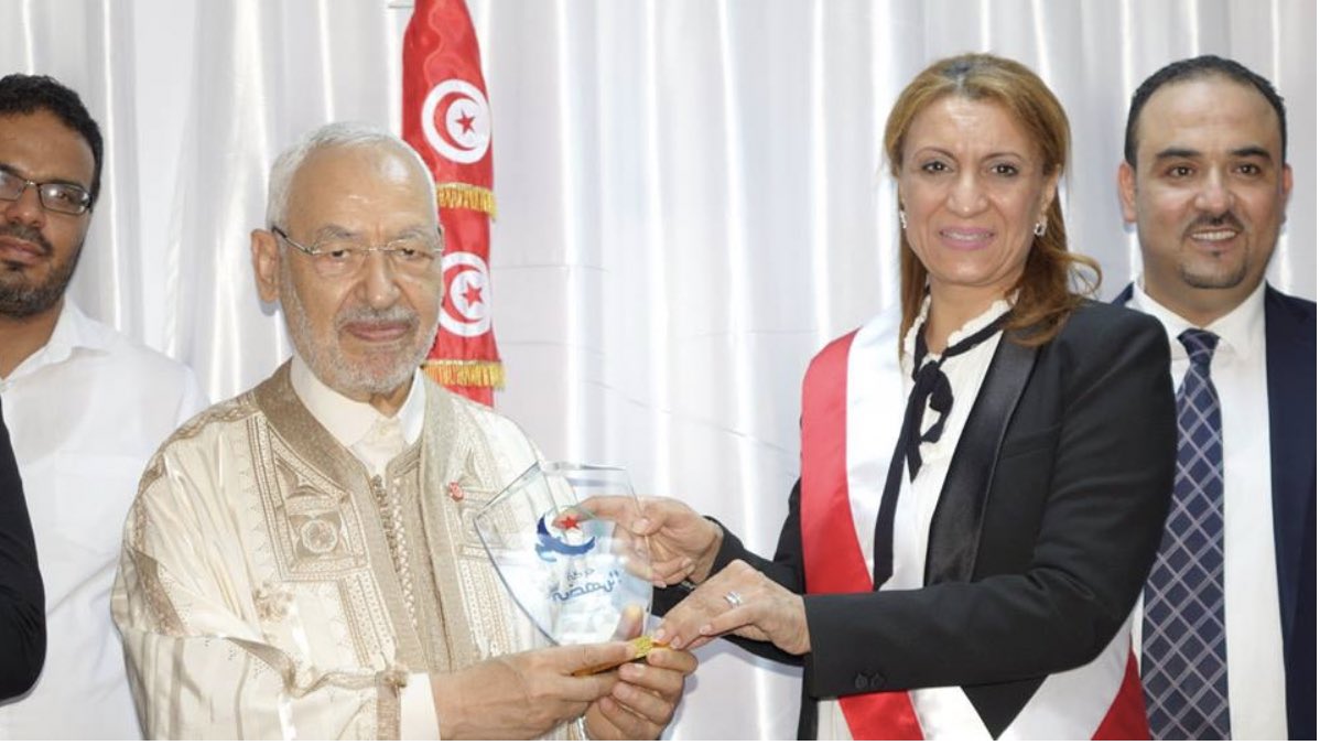صورة لرئيسة بلدية تونس عن حركة النهضة