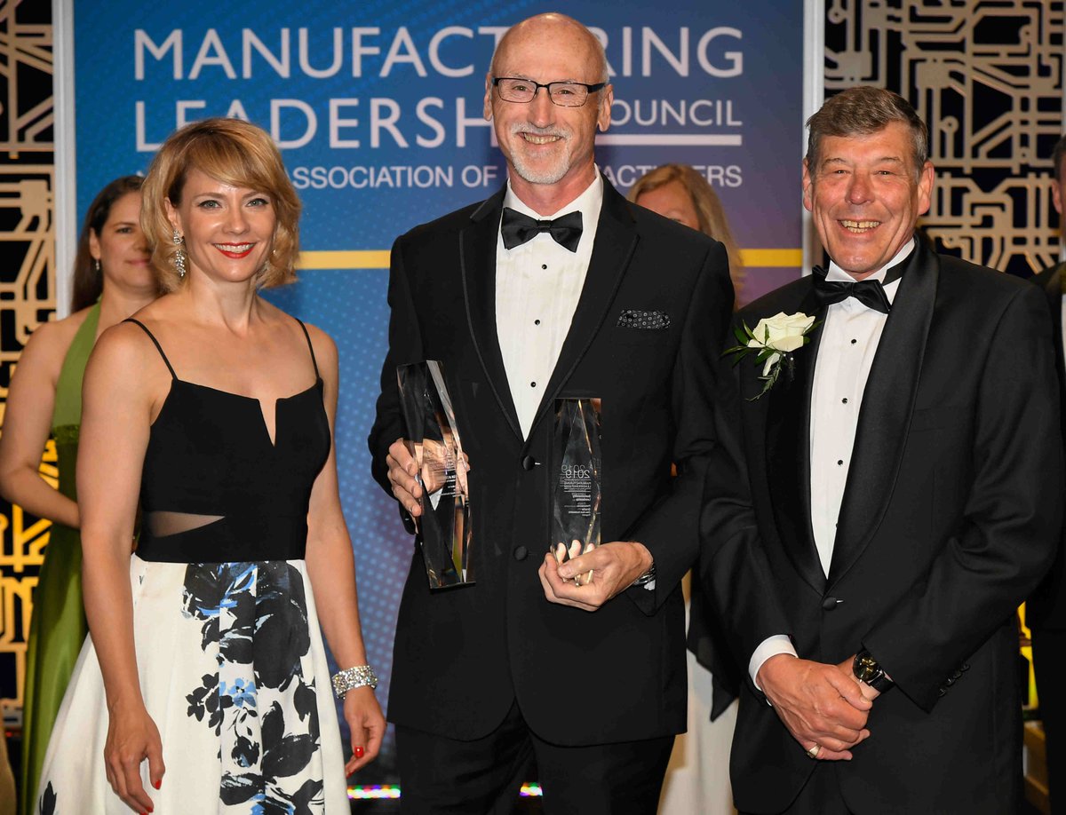 OracleSustainab's tweet photo. #Oracle's supply chain receives 2 Manufacturing Leadership Awards for its Sustainability Leadership  https://t.co/YK2sOUVeOz https://t.co/7pf25czVeR